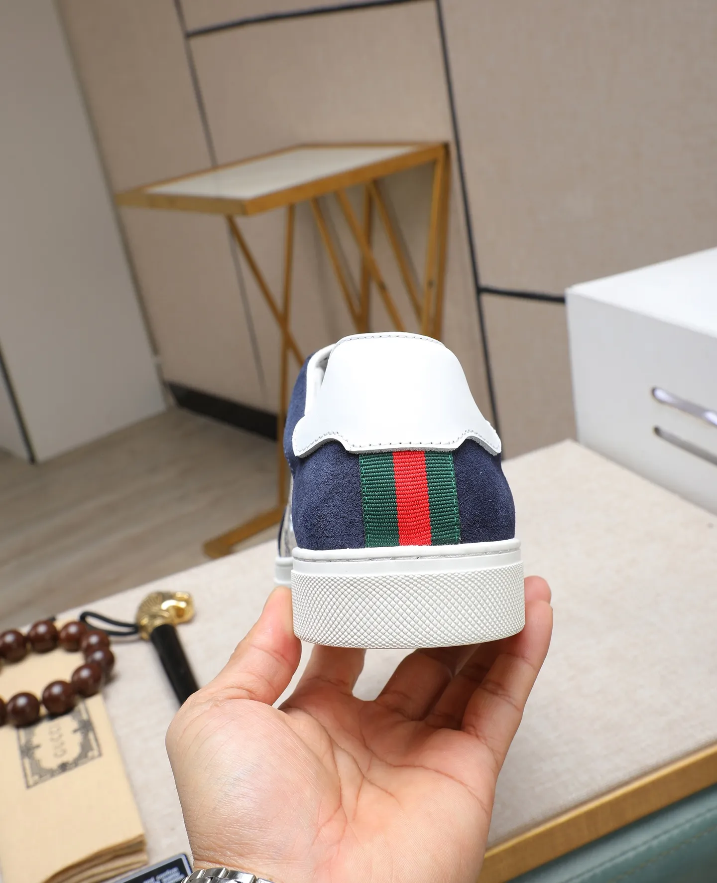 Men's shoes 💰400 GUCCI🔍🔍The latest models are on sale at the same time at the counter. Original calfskin imported from Italy, genuine leather lining, (high-end, extravagant, and classy) with exquisite workmanship. Soles: Original soles specially provided by the original factory. ⚠Exclusive double-layer movable molded soles are super comfortable⚠. Photos of the real thing🎬The real thing is better🔍🔍"High quality·Follow the order" Code number 38-44